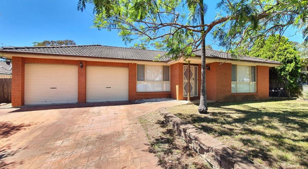 39 Carbasse Cres, St Helens Park, NSW 2560