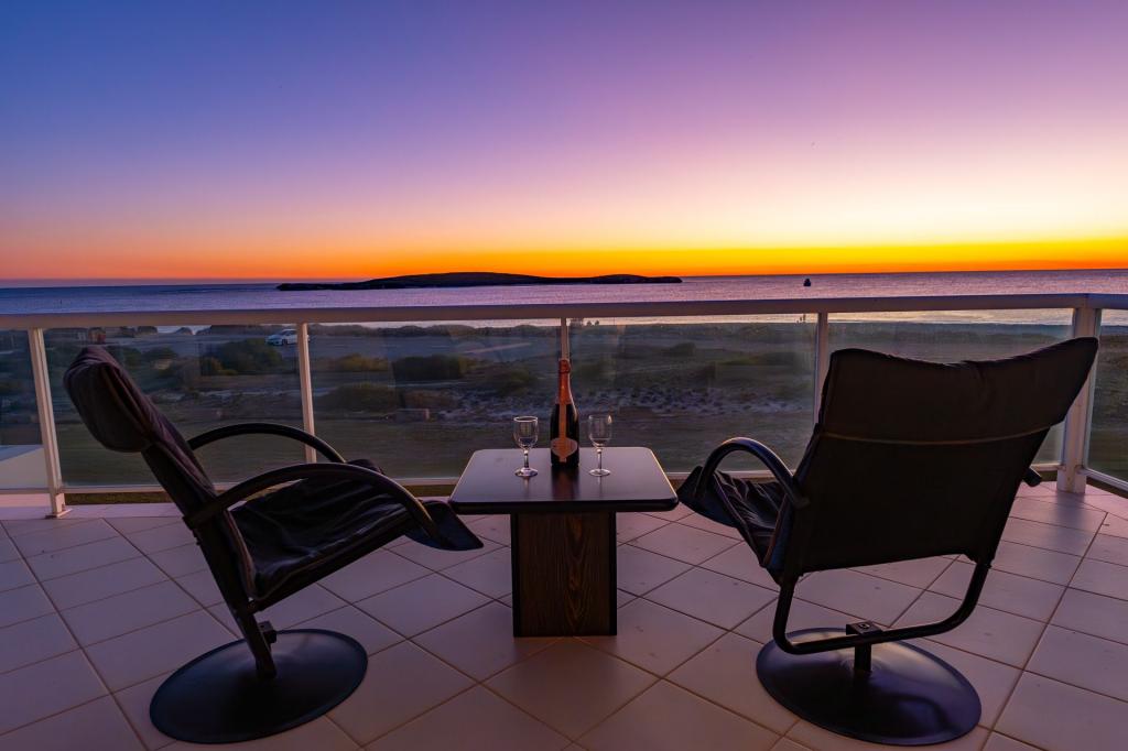 2 Pyp Ct, Lancelin, WA 6044