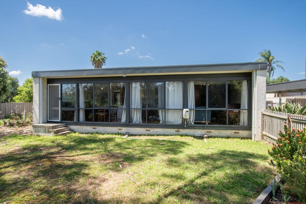 4 Granya Ct, Thurgoona, NSW 2640