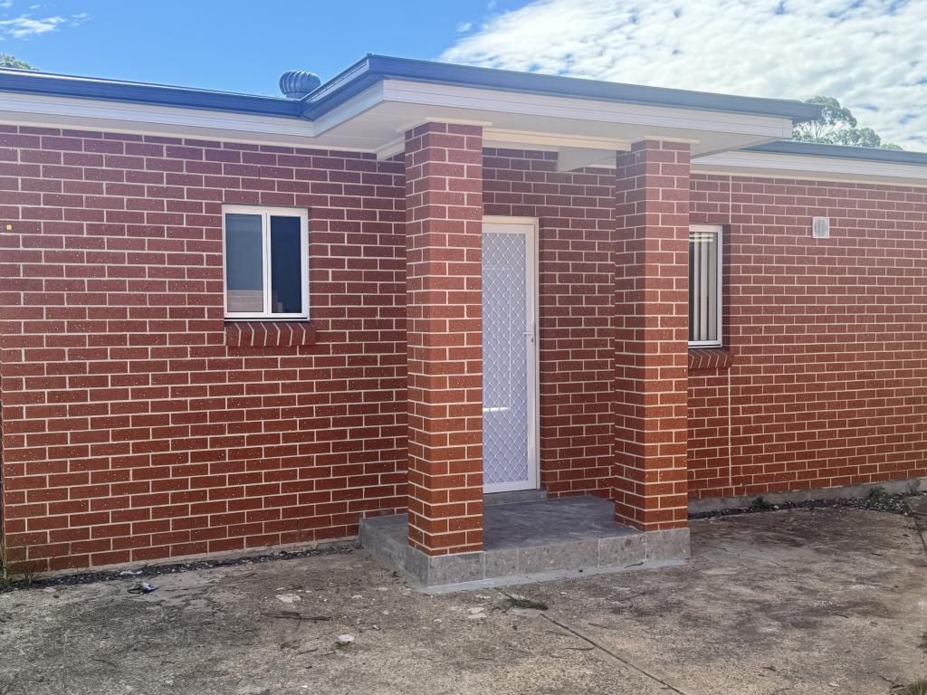 31a Hatfield Rd, Canley Heights, NSW 2166