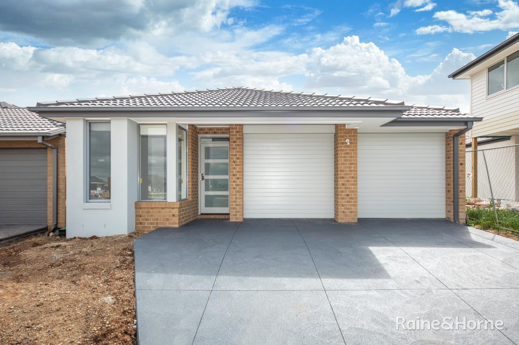 18 Fragrant Cres, Diggers Rest, VIC 3427