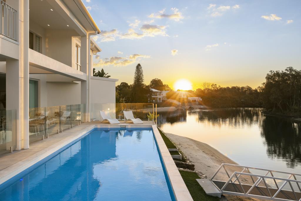 75 Kalimna Dr, Broadbeach Waters, QLD 4218