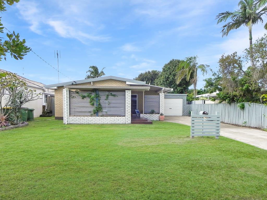 25 Crown St, Currimundi, QLD 4551