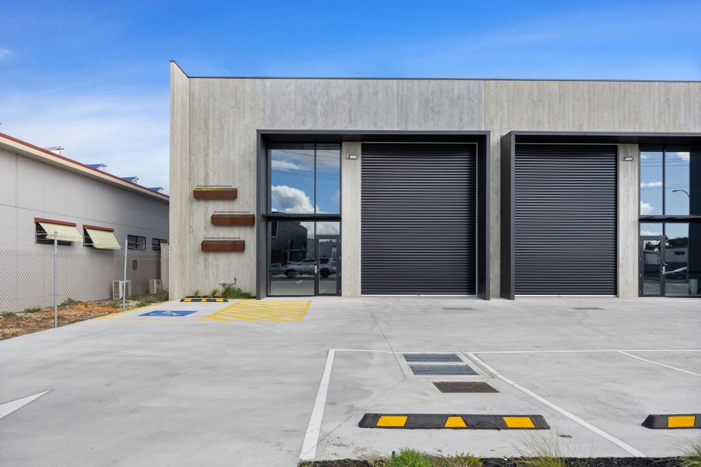 1/5 ANCHOR DR, WENDOUREE, VIC 3355