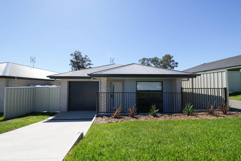 2/21 Rosewood Ave, Parkes, NSW 2870