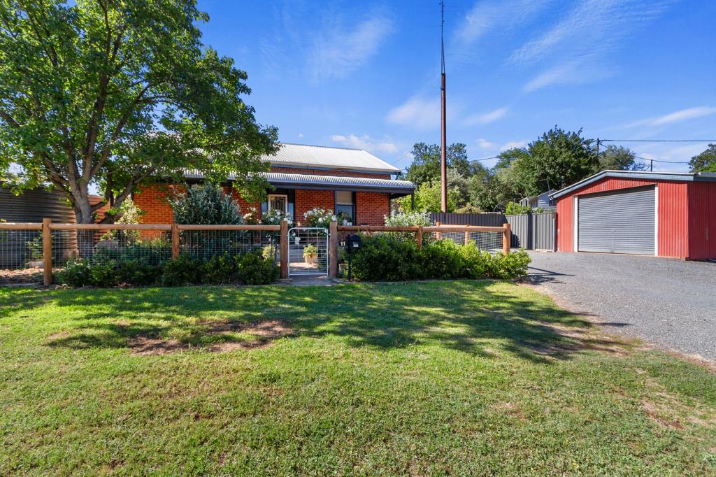 11 Harriett St, Clare, SA 5453