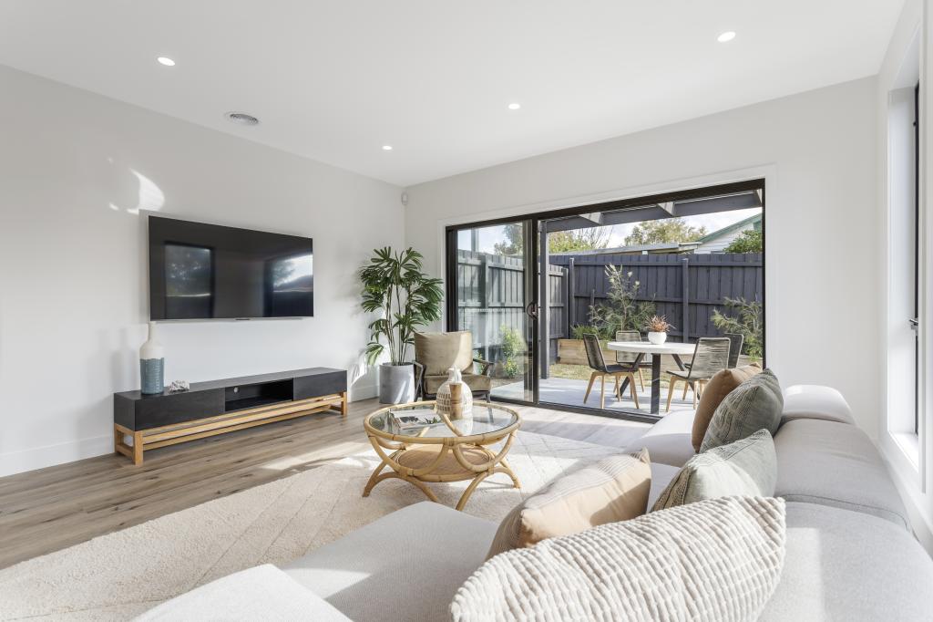 152 Ninth Ave, Rosebud, VIC 3939