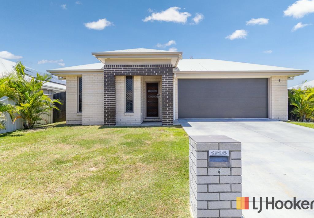 4 Samphire St, Eli Waters, QLD 4655
