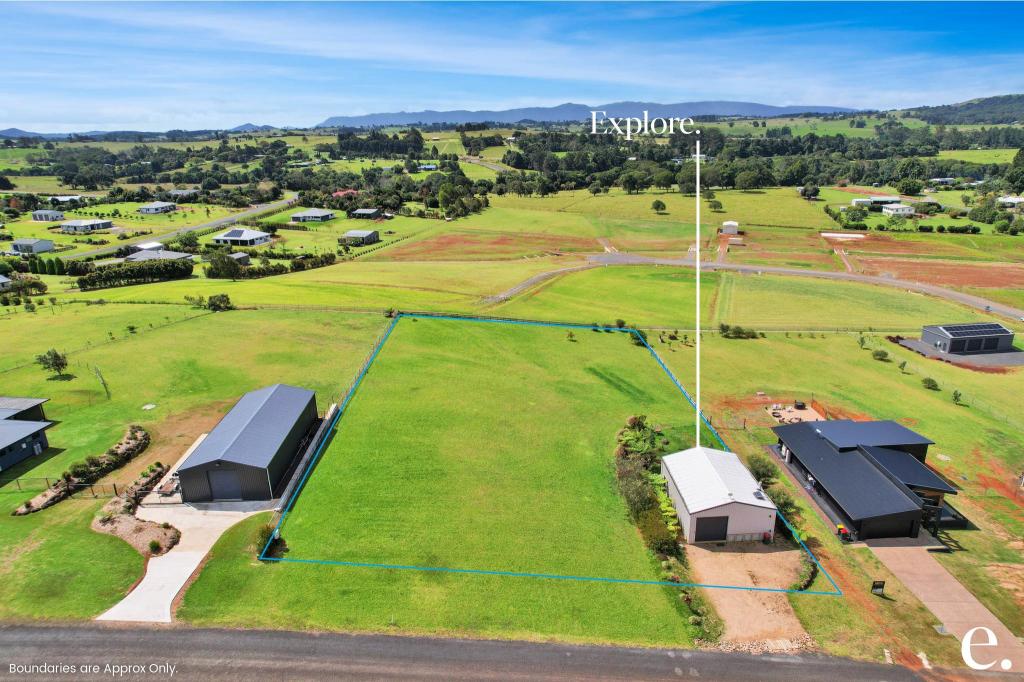 33 LYNNE RD, PEERAMON, QLD 4885