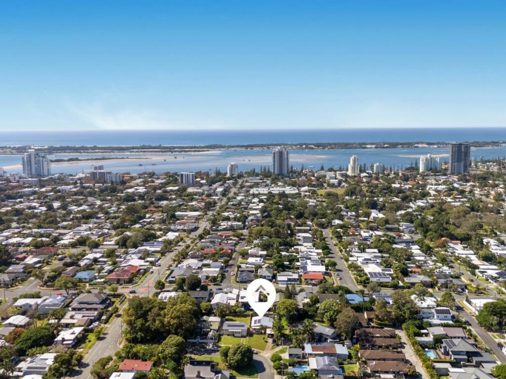 7 Algona St, Labrador, QLD 4215