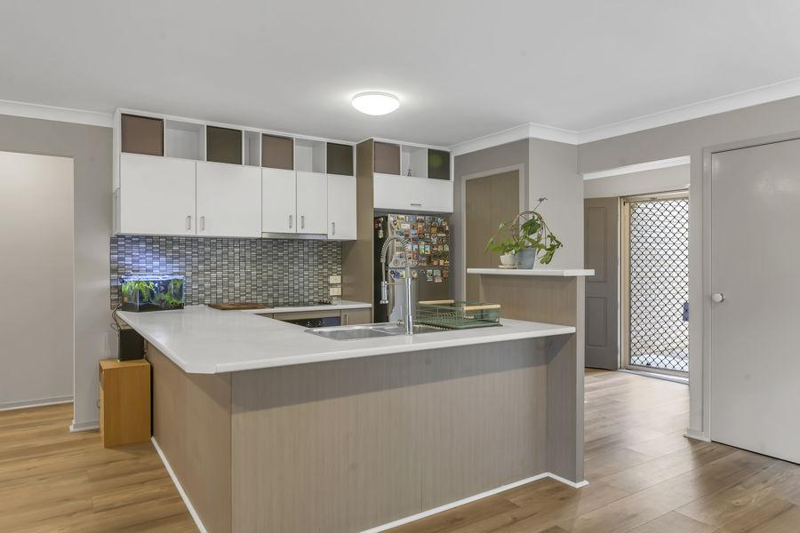 31 SCOTTSDALE ST, RACEVIEW, QLD 4305