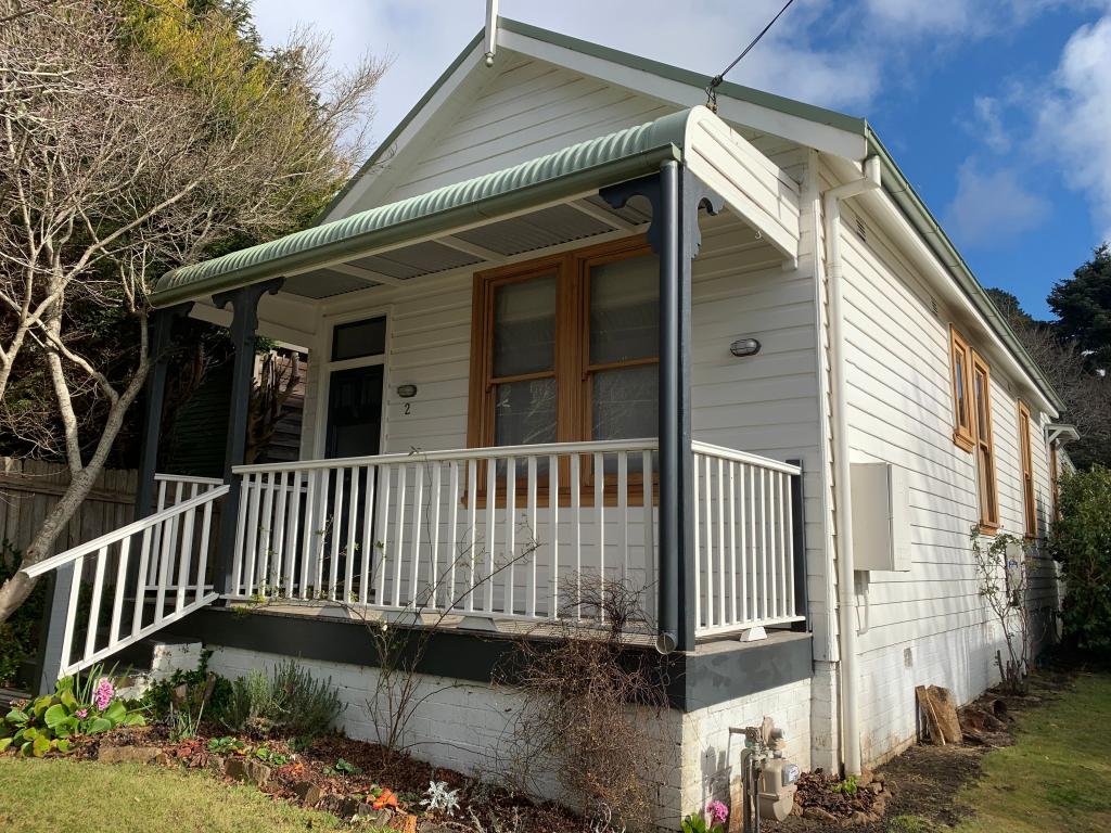 2 Gardiner Cres, Blackheath, NSW 2785