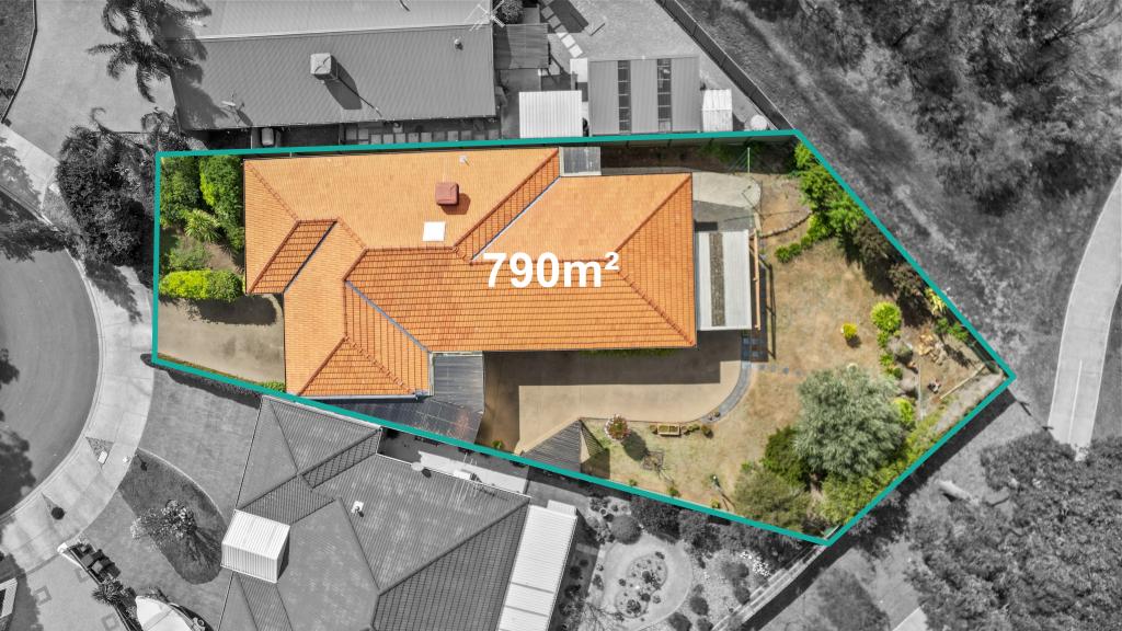 26 BROULA CT, TAYLORS LAKES, VIC 3038