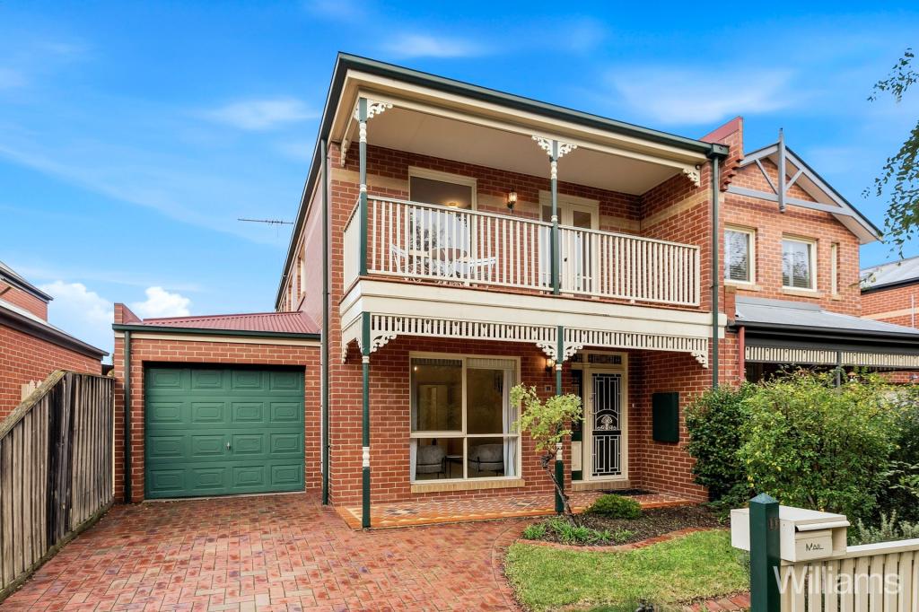 11 Bates Dr, Williamstown, VIC 3016