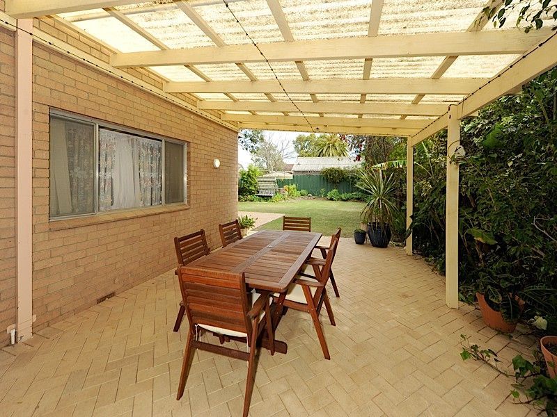 28 Kingsall Rd, Attadale, WA 6156