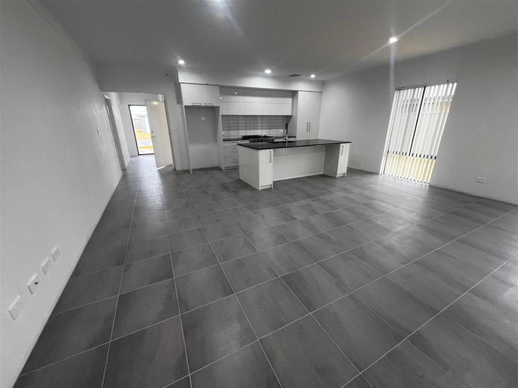 8 Rosewood Ave, South Yunderup, WA 6208