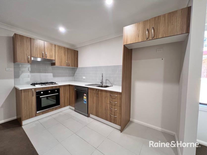 2/4 Flemming Cres, West Tamworth, NSW 2340