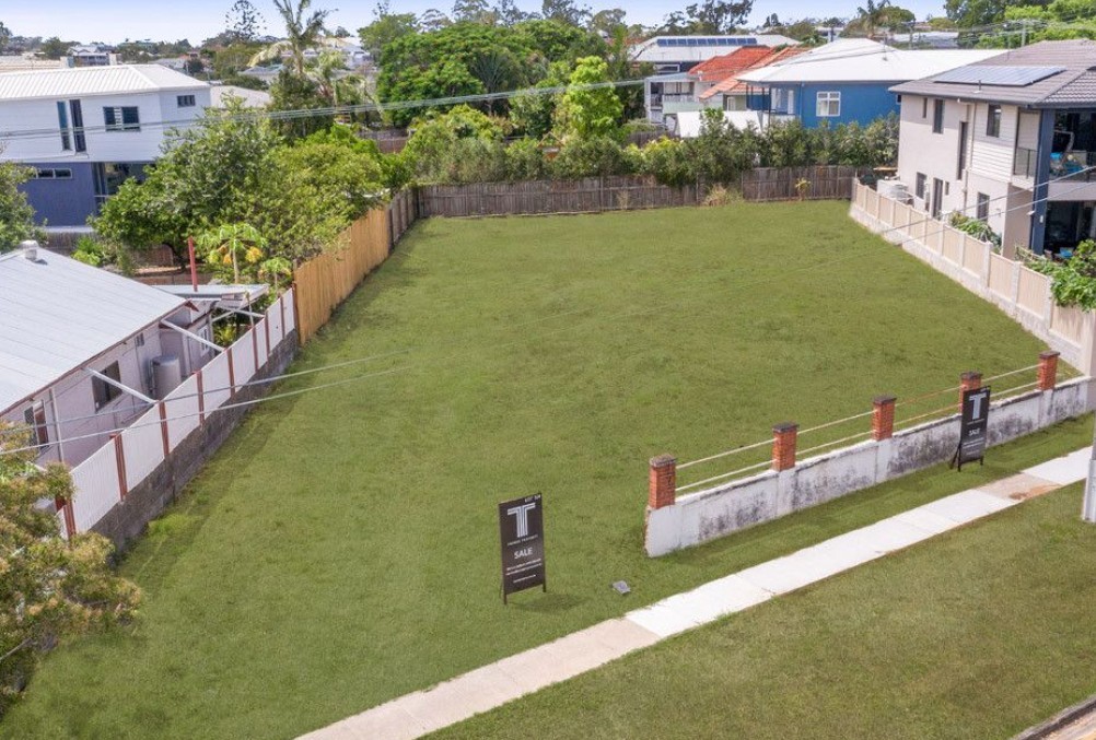 97 Bennetts Rd, Camp Hill, QLD 4152