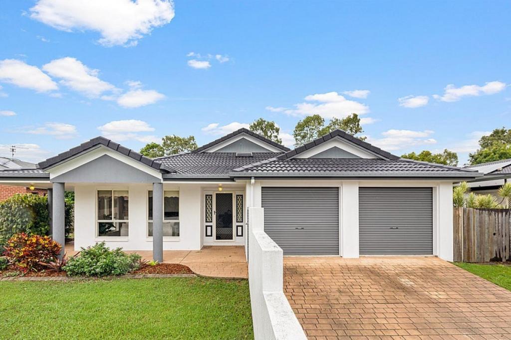 4 Bongaree Dr, Pelican Waters, QLD 4551