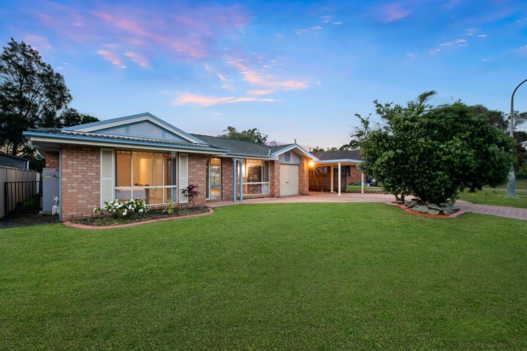8 Albatross Cl, Forresters Beach, NSW 2260