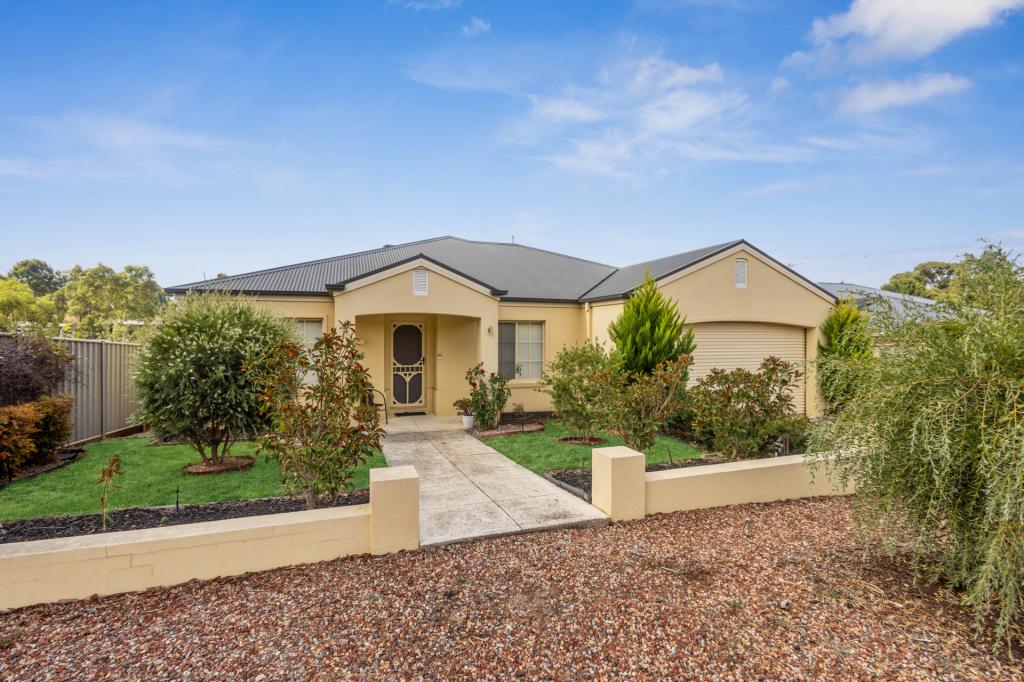 94 Queen St, Kangaroo Flat, VIC 3555