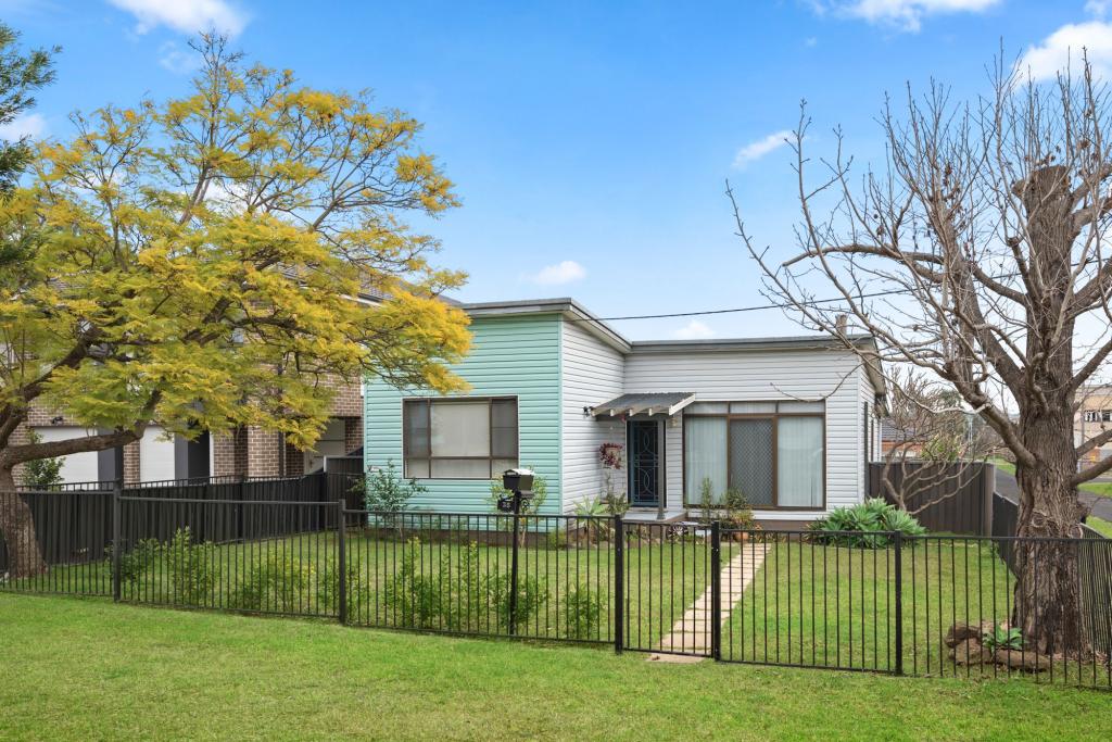 35 Belford St, Ingleburn, NSW 2565