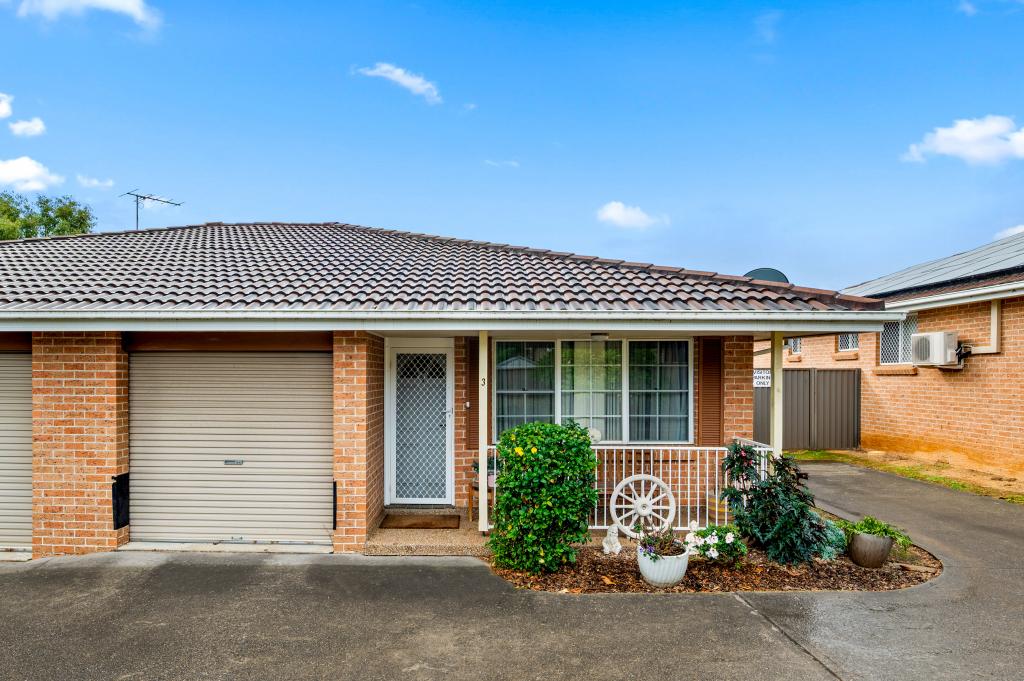 3/4 Bensley Rd, Macquarie Fields, NSW 2564