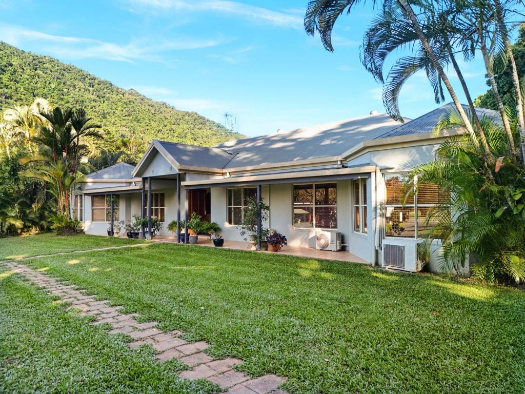 2-4 Rocks Rd, Redlynch, QLD 4870