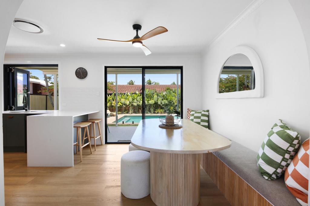 74 Ironbark St, Elanora, QLD 4221