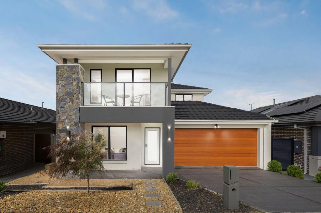21 SOMME CRES, BERWICK, VIC 3806