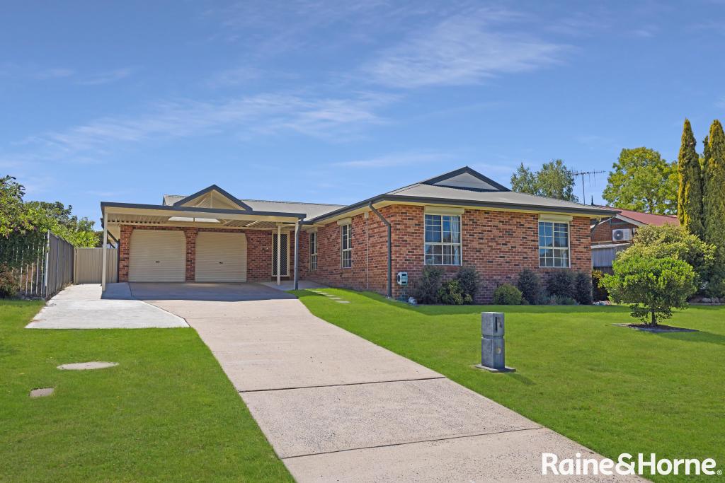 24 Barker Cct, Kelso, NSW 2795