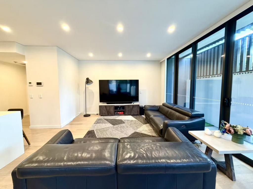 Level Lg/4/76 Cudgegong Rd, Rouse Hill, NSW 2155