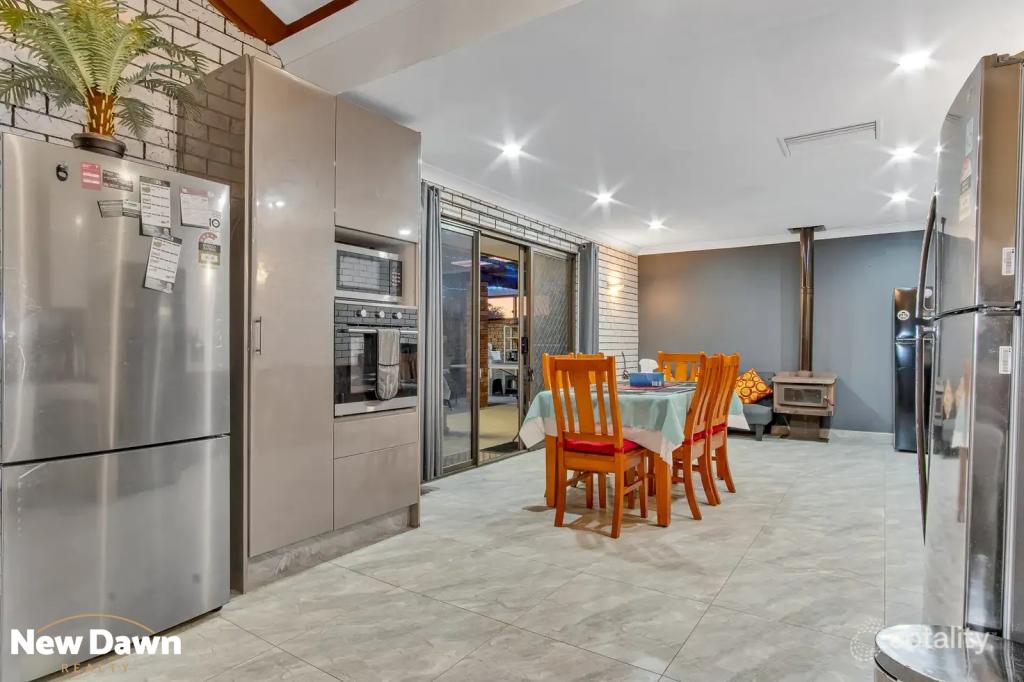 5 BANKSIA CRES, WONGAN HILLS, WA 6603