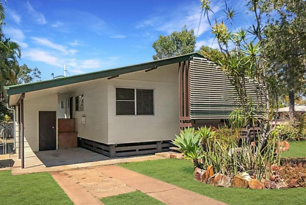 34 BERESFORD CRES, DYSART, QLD 4745