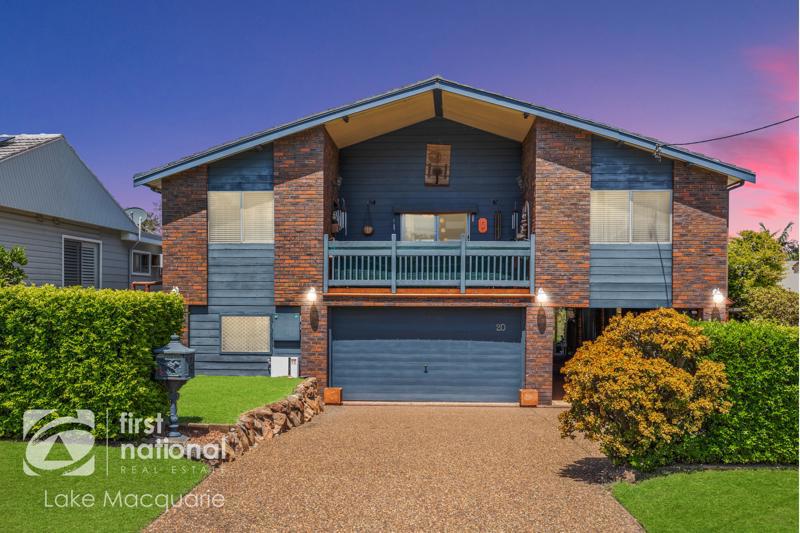 20 MIDDLE POINT RD, BOLTON POINT, NSW 2283