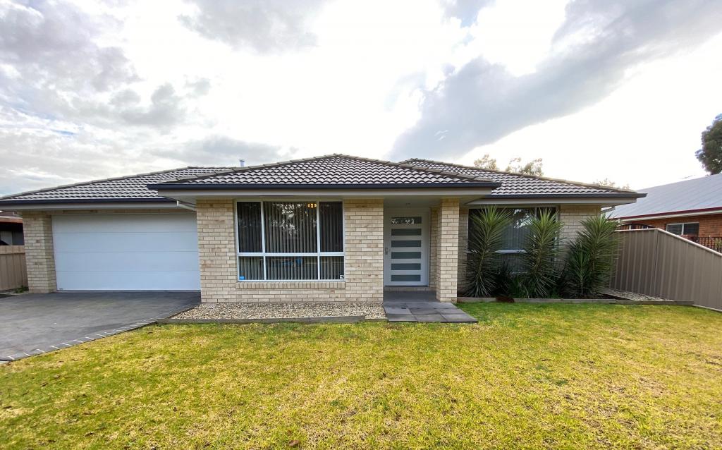 376 Kaitlers Rd, Lavington, NSW 2641