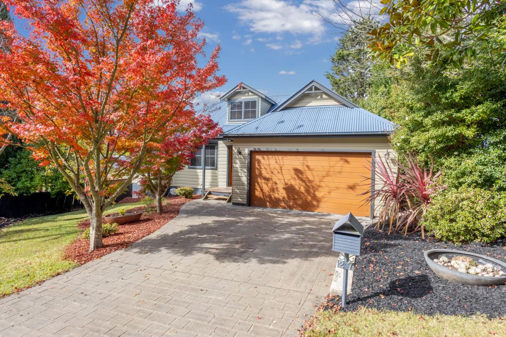 27 East View Ave, Leura, NSW 2780