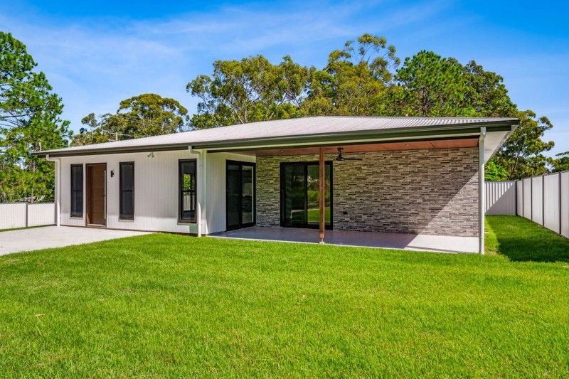 1 Crocus St, Russell Island, QLD 4184