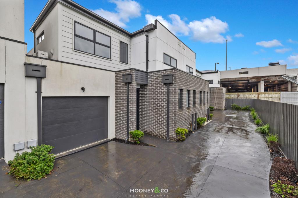 2/12 Mundaring Dr, Cranbourne, VIC 3977