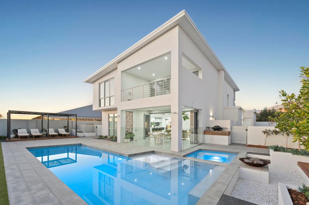 16 KEWARRA BEND, SECRET HARBOUR, WA 6173