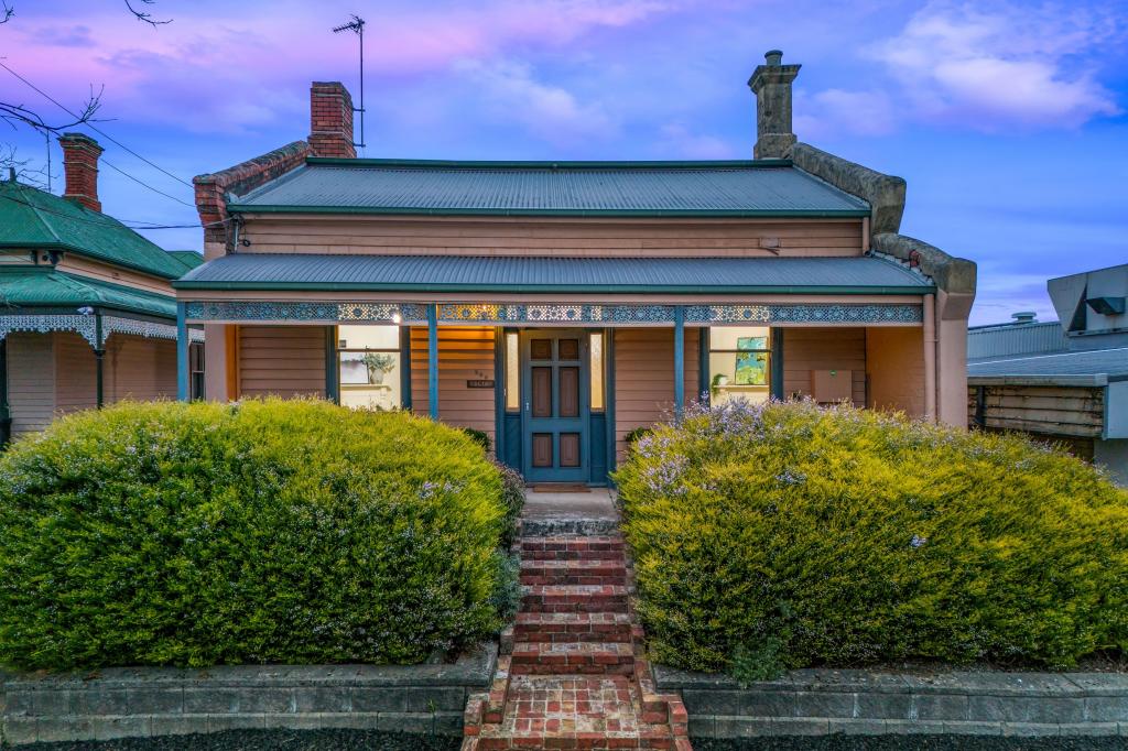 208 Armstrong St N, Soldiers Hill, VIC 3350