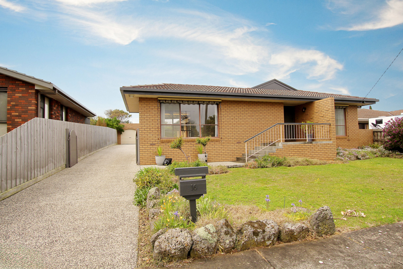 16 GEORGE AVE, WARRNAMBOOL, VIC 3280