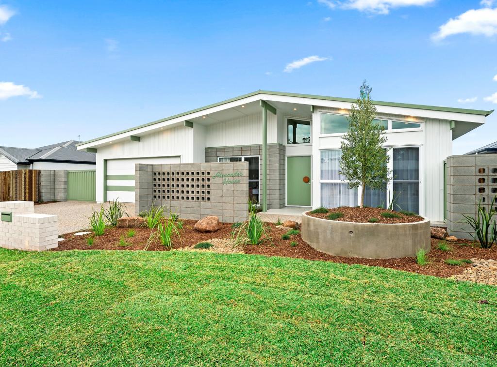 22 Mirambeena Dr, Highfields, QLD 4352