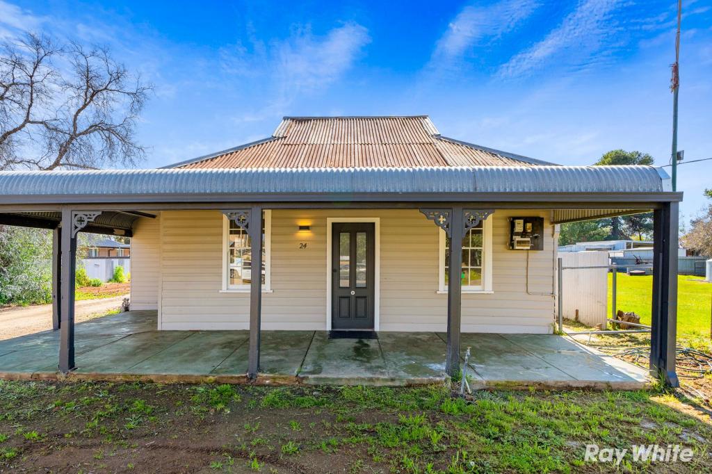 24 Derry St, Ganmain, NSW 2702