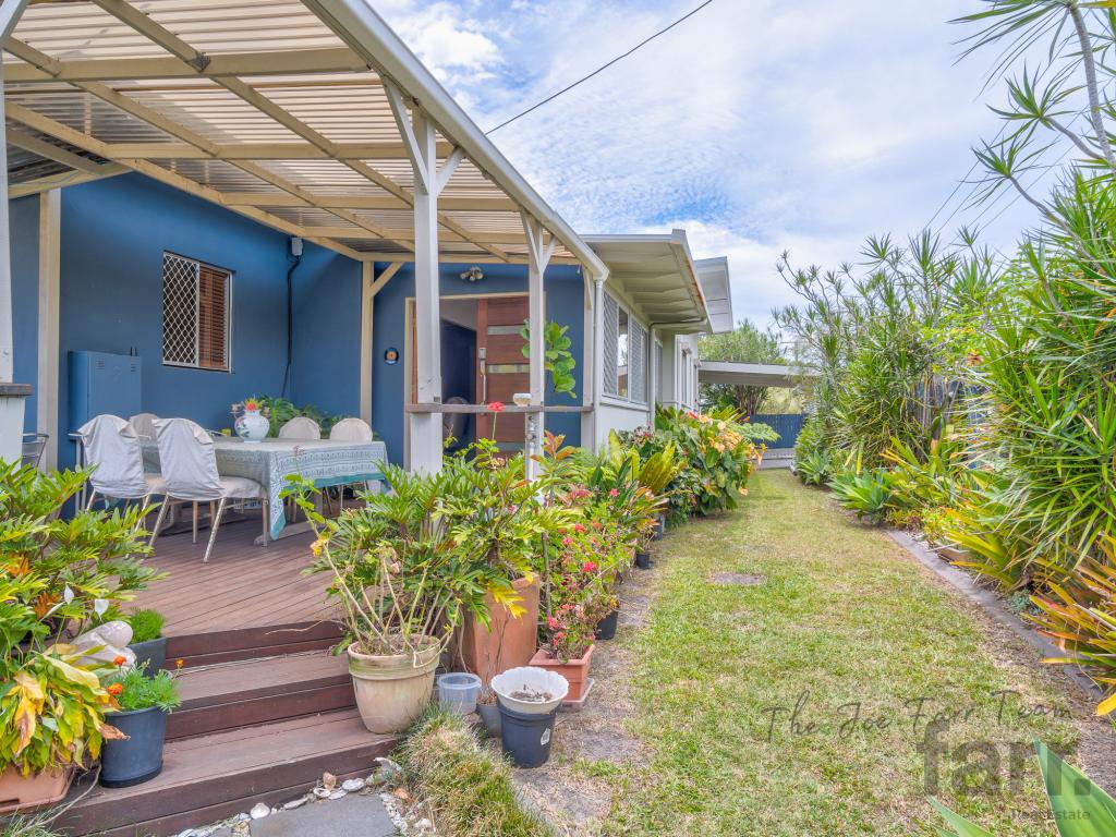 33 Heydon Ave, Labrador, QLD 4215