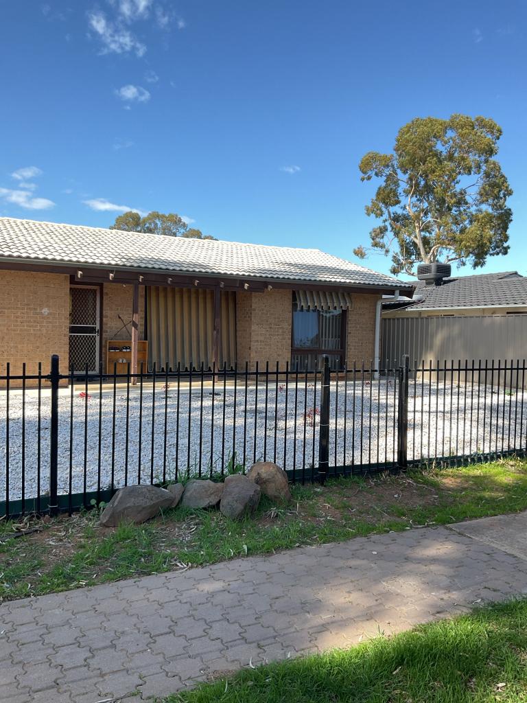 28 Chesser St, Parafield Gardens, SA 5107