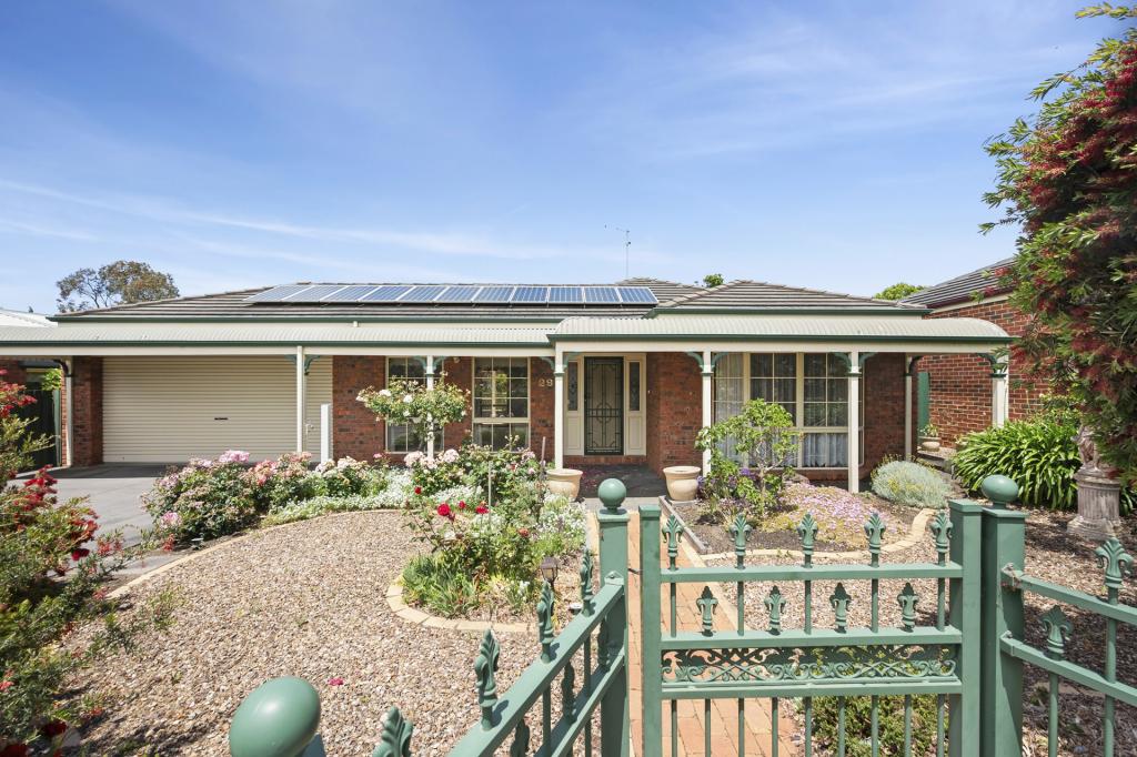 29 Mulquiney Cres, Highton, VIC 3216
