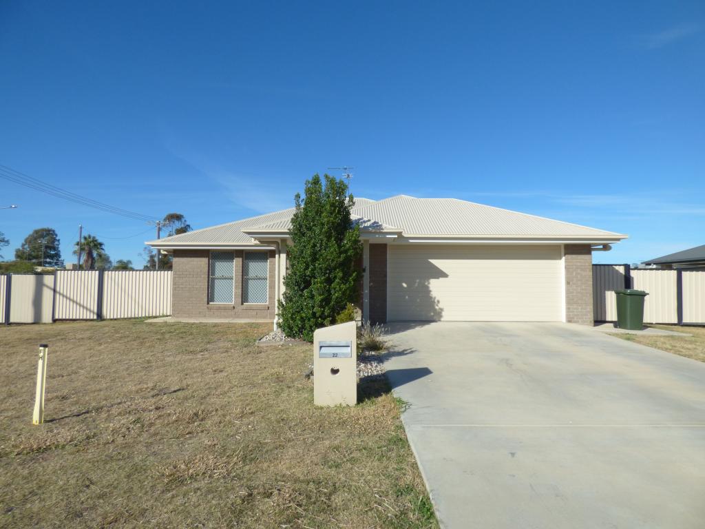 22 Everingham Ave, Roma, QLD 4455