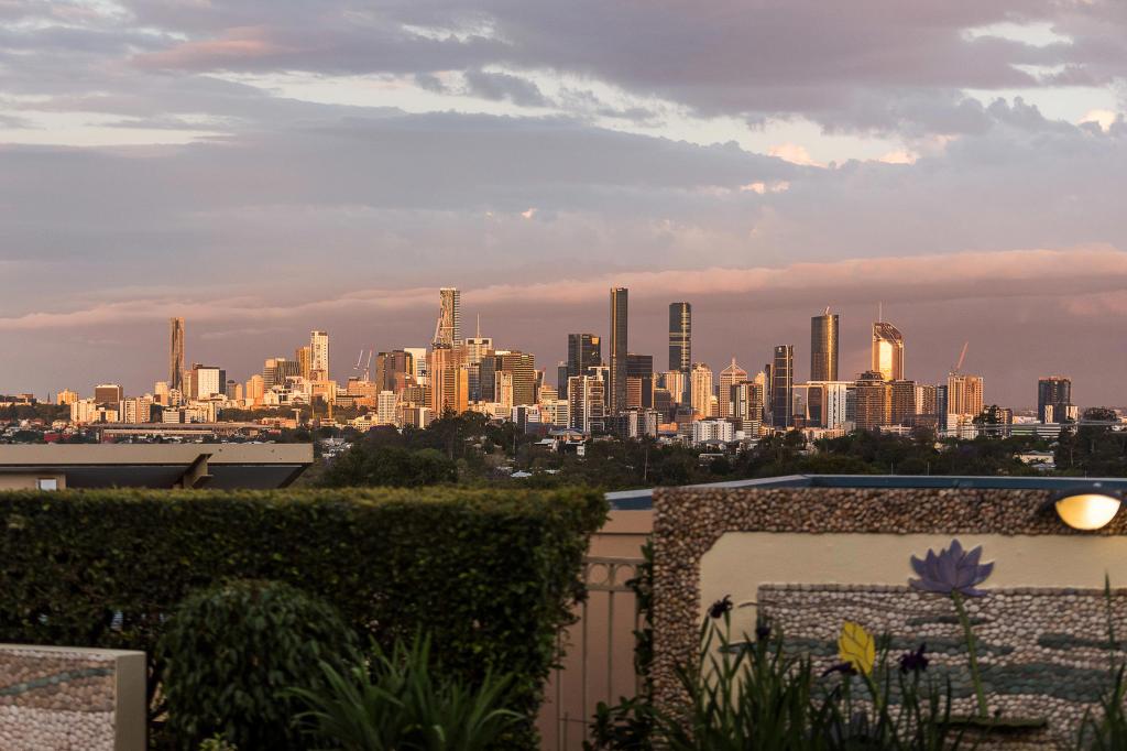 58 Tristania Dr, Bardon, QLD 4065