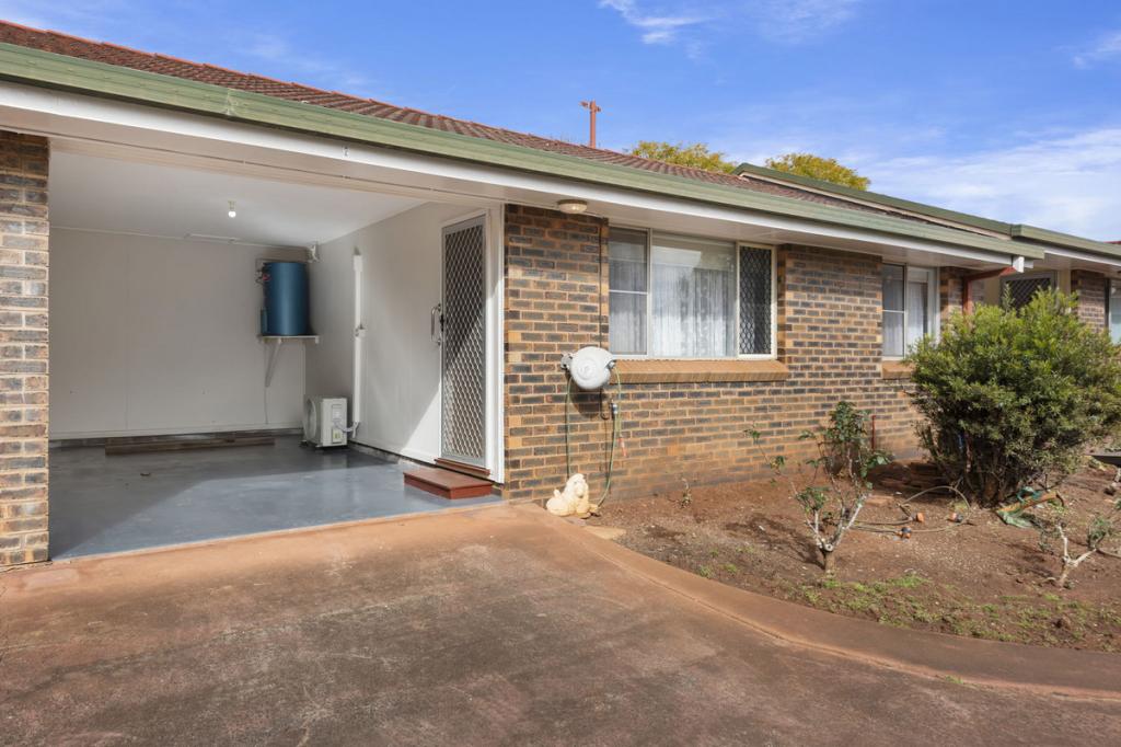 2/373 TOR ST, NEWTOWN, QLD 4350